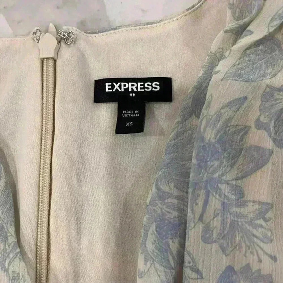 Express Wrap Front Elegant Ivory/ Blue Floral Print Long Sleeve Romper Womens XS - Picture 4 of 8